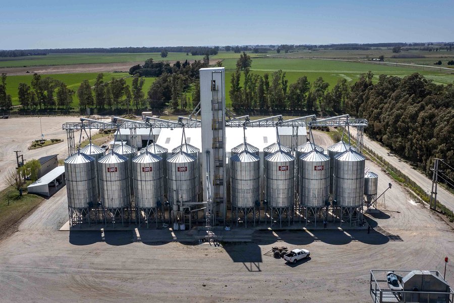 Vista aérea de una planta de silos AISA